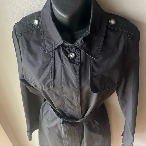 Gap Woman's Trench Coat -Sz M -Black  -Classic -Preppy-Minimalist-Unlined - Picture 2 of 12